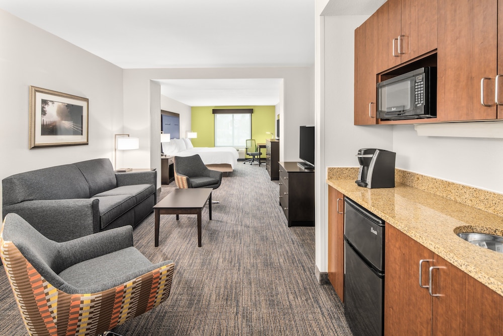 holiday inn express and suites wilmington newark by ihg