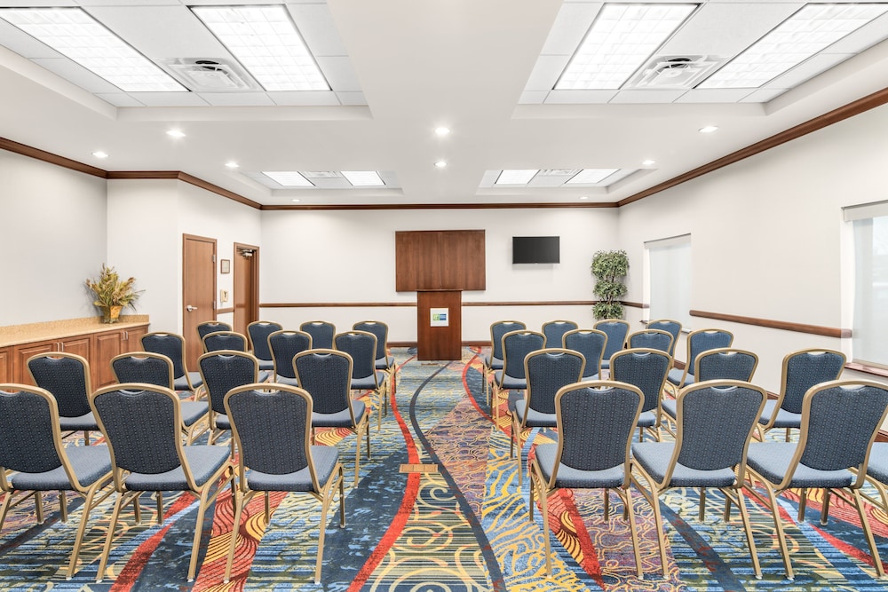 holiday inn express and suites wilmington newark by ihg