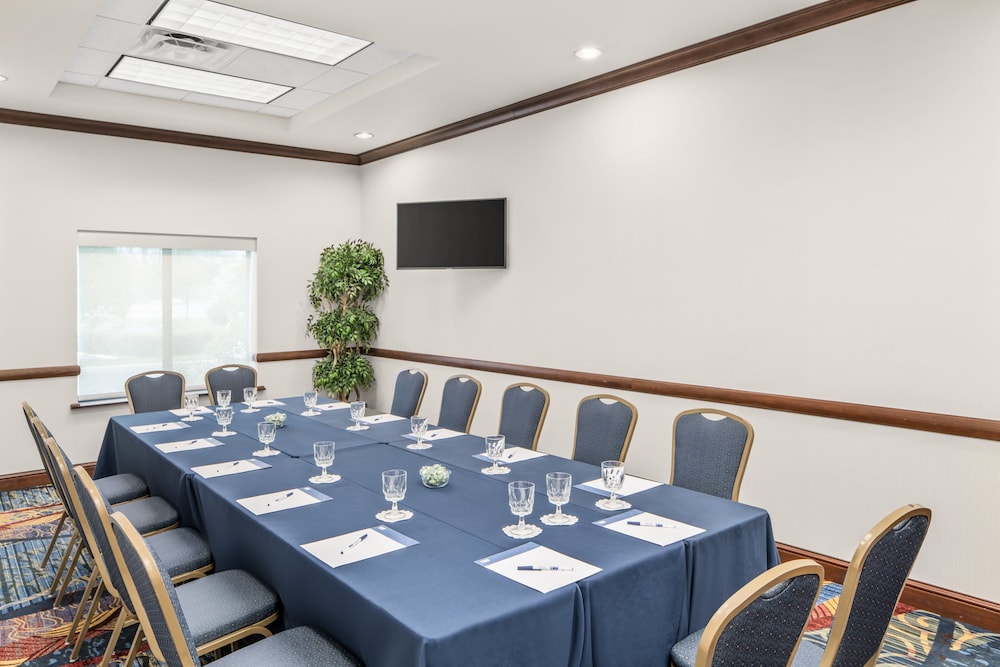 holiday inn express and suites wilmington newark by ihg