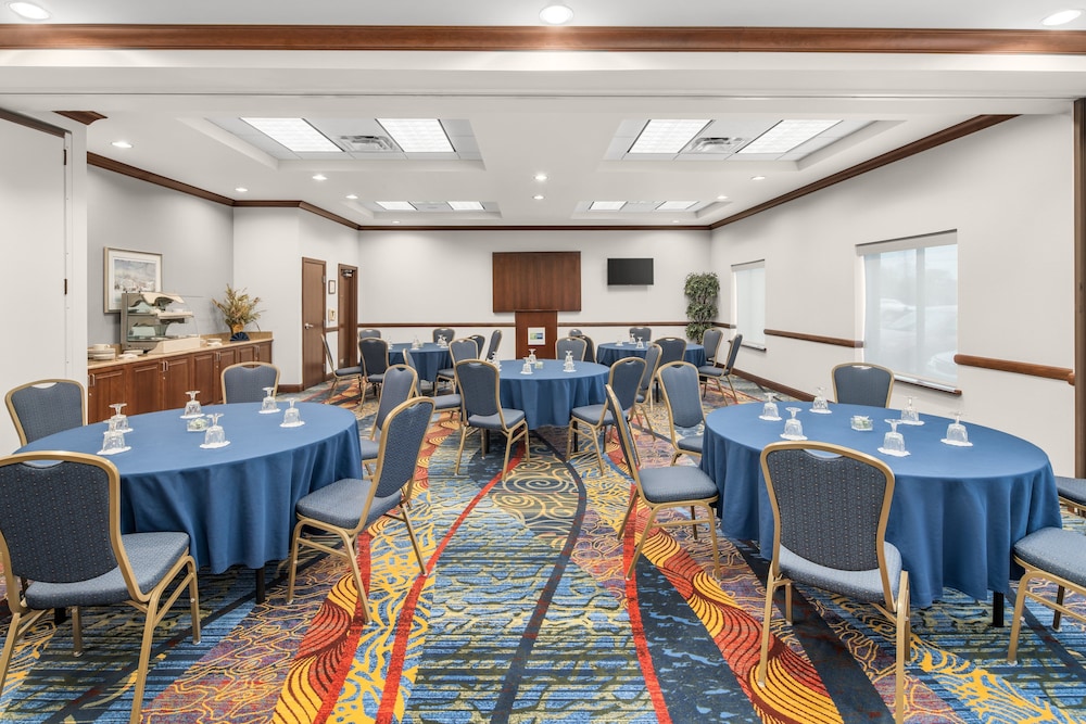 holiday inn express and suites wilmington newark by ihg