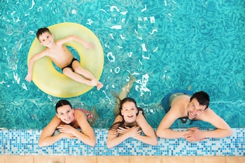 Holiday Inn Express & Suites Wilmington-Newark By Ihg,Delaware>>Bear,3 star