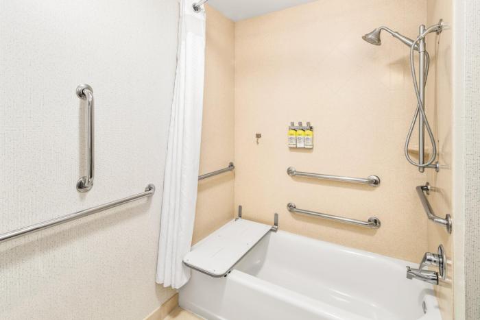 holiday inn express and suites wilmington newark by ihg