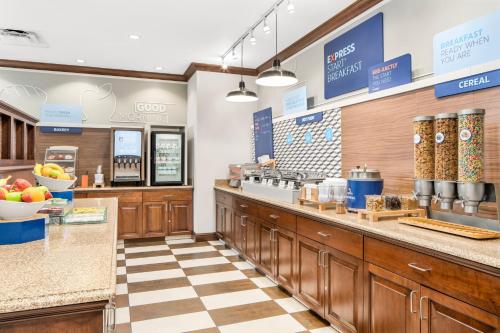 holiday inn express and suites wilmington newark by ihg