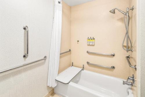 holiday inn express and suites wilmington newark by ihg