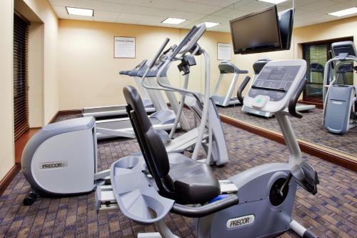 holiday inn express and suites wilmington newark by ihg