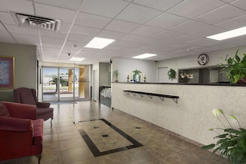 Howard Johnson By Wyndham Winter Haven Fl,Florida>>Lakeland - Winter Haven,2 star