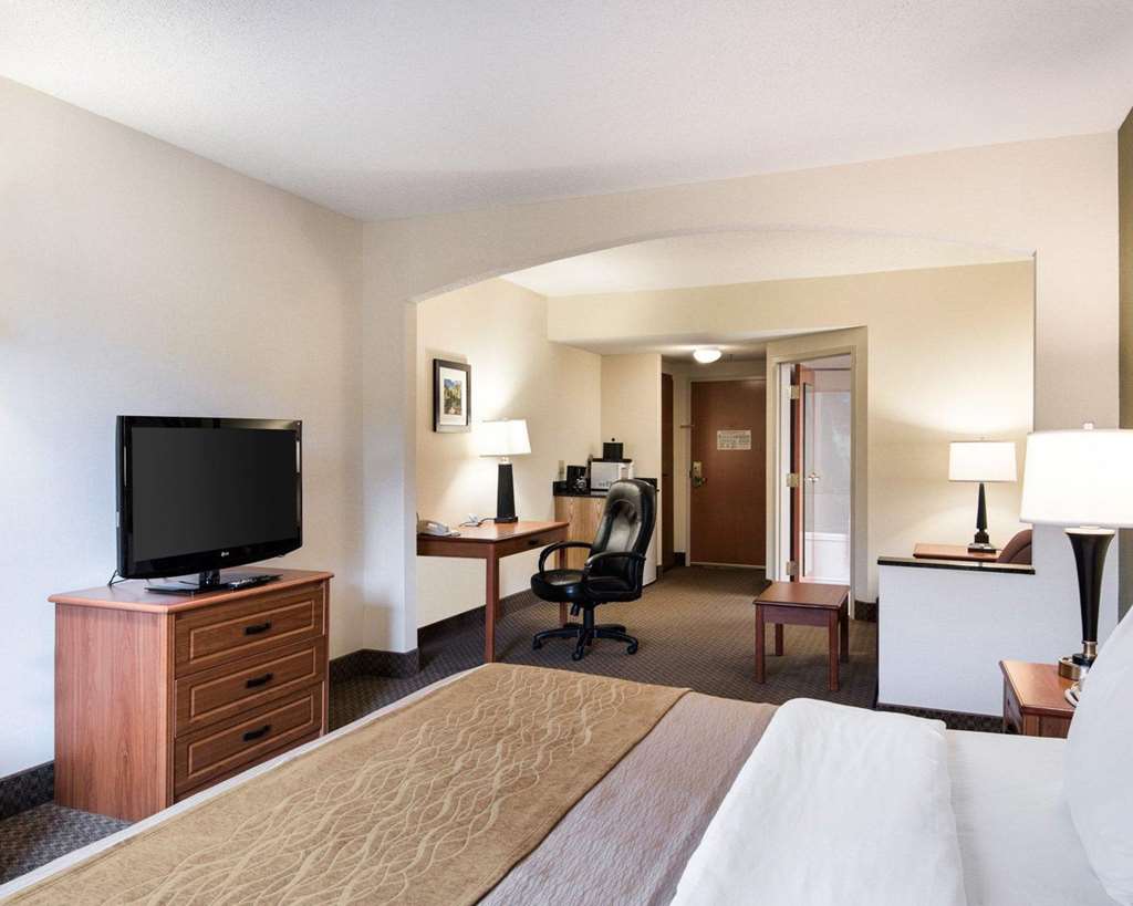 comfort inn and suites lavale cumberland