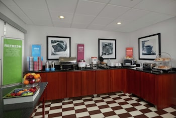 hampton inn by hilton youngstown west i 80