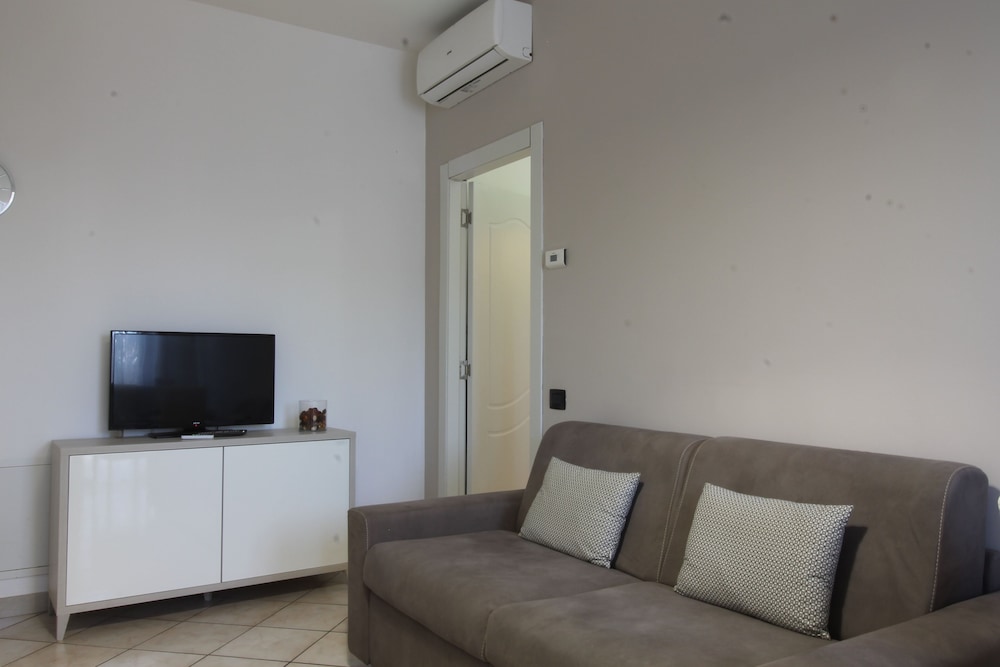 hq aparthotel milano inn smart suites