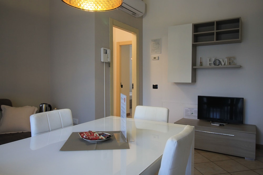 hq aparthotel milano inn smart suites