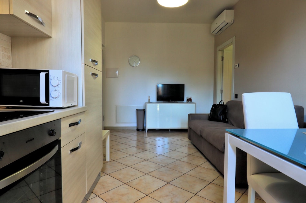 hq aparthotel milano inn smart suites