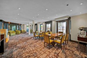 Baymont By Wyndham Anderson,Redding>>Anderson,3 star