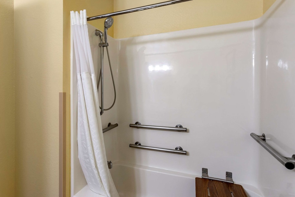 comfort inn and suites north aurora naperville