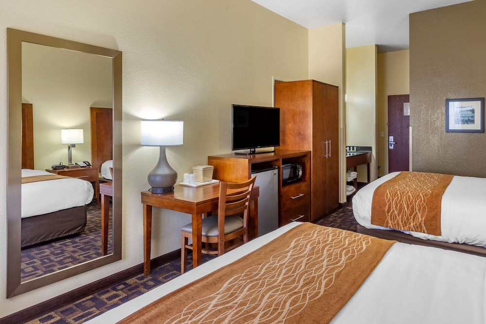 comfort inn and suites north aurora naperville