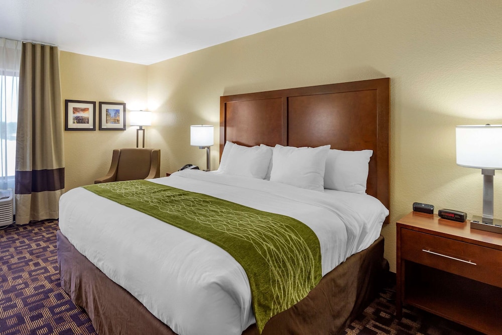 comfort inn and suites north aurora naperville