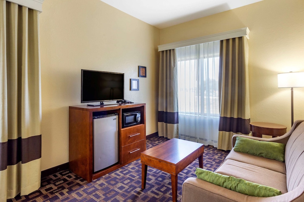 comfort inn and suites north aurora naperville