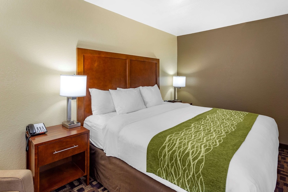 comfort inn and suites north aurora naperville