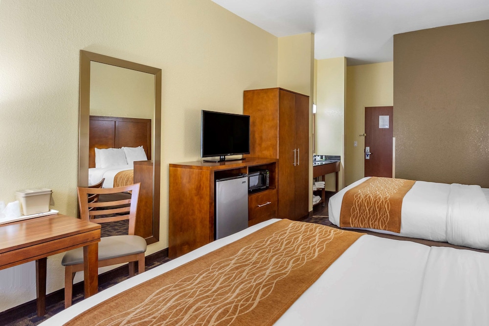 comfort inn and suites north aurora naperville