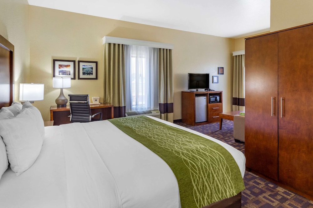 comfort inn and suites north aurora naperville