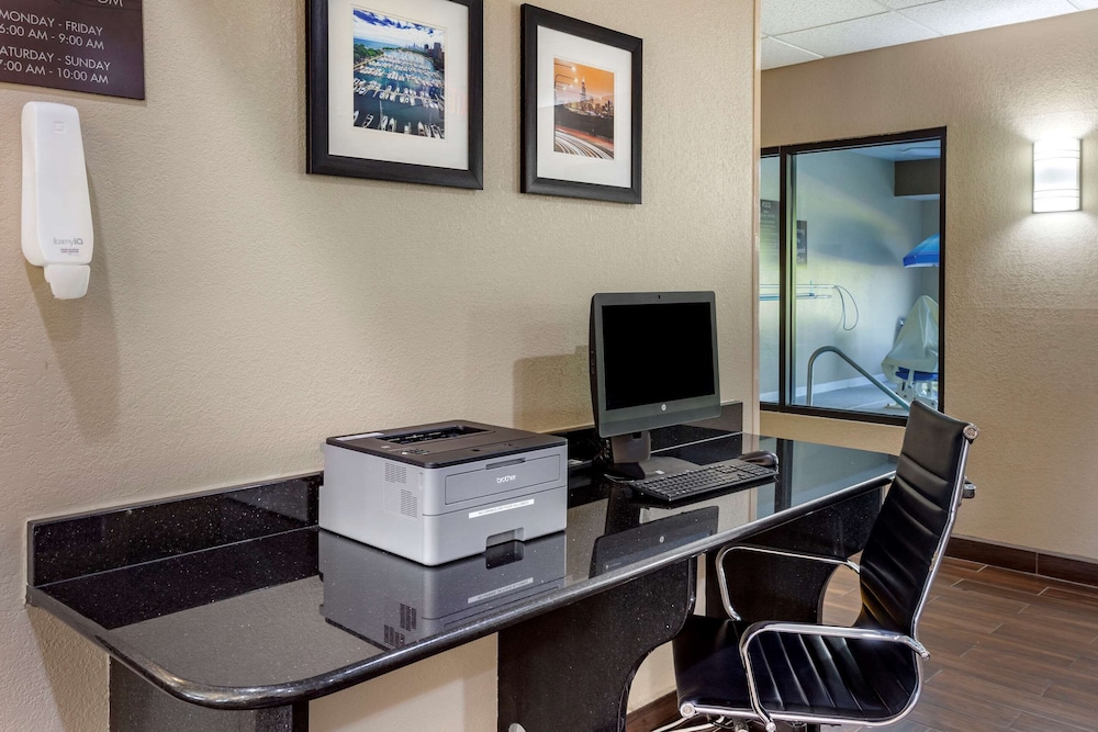 comfort inn and suites north aurora naperville