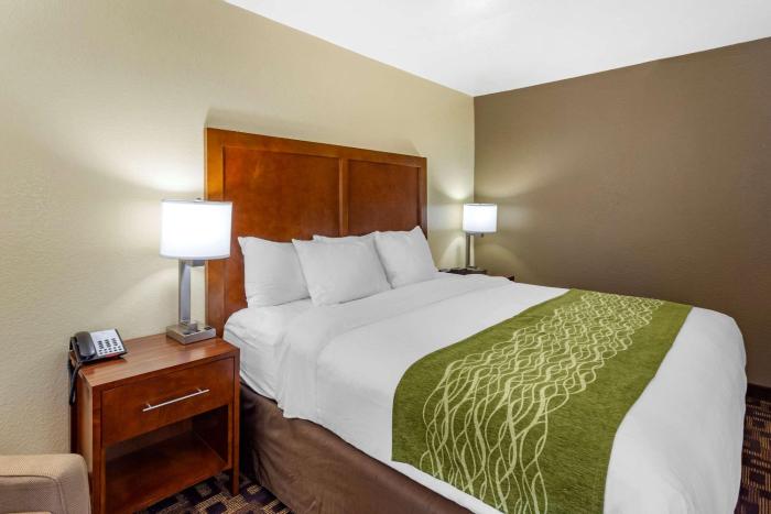 comfort inn and suites north aurora naperville