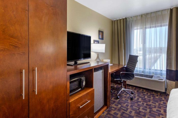 comfort inn and suites north aurora naperville