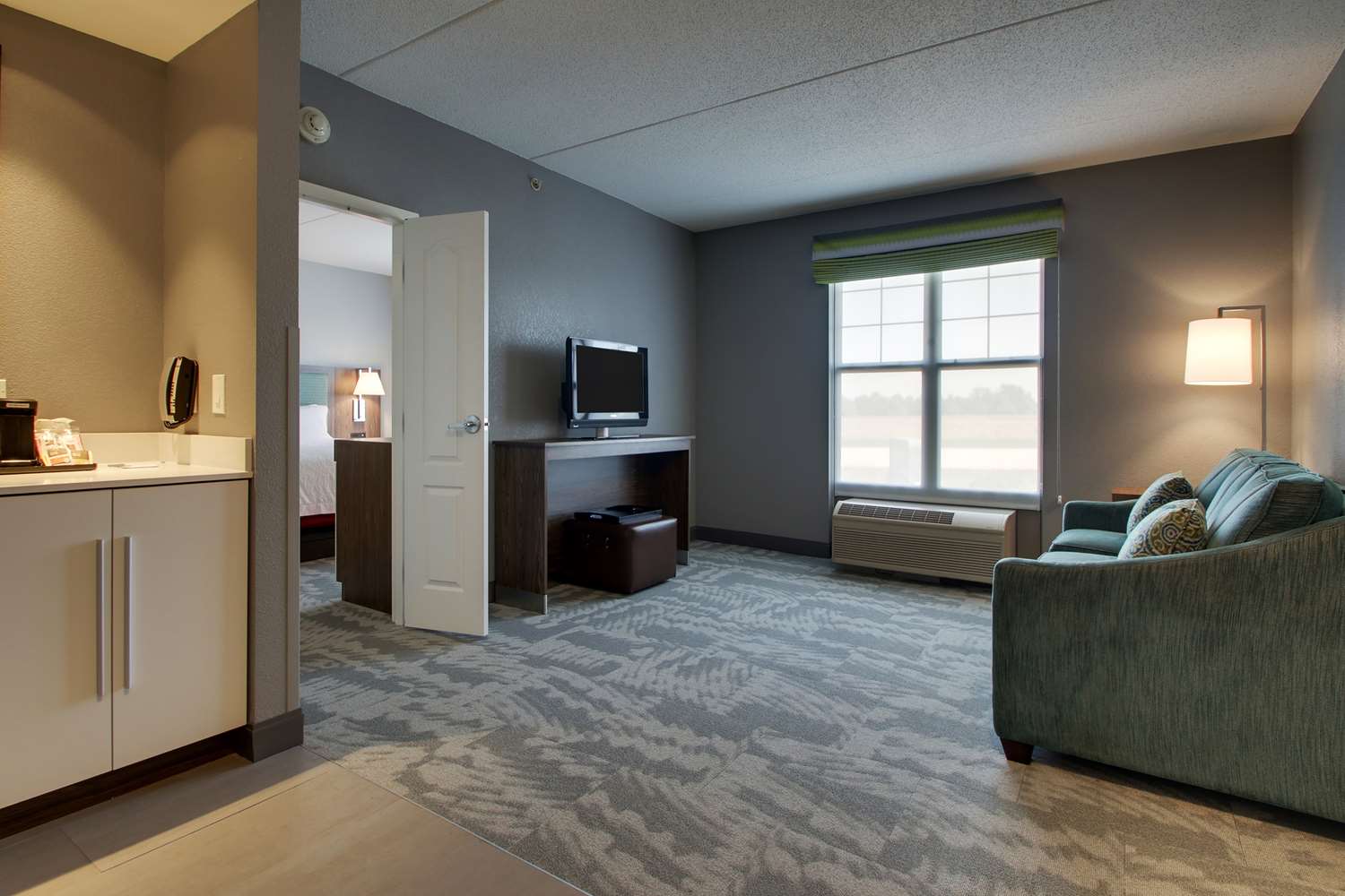 hampton inn and suites chicago aurora