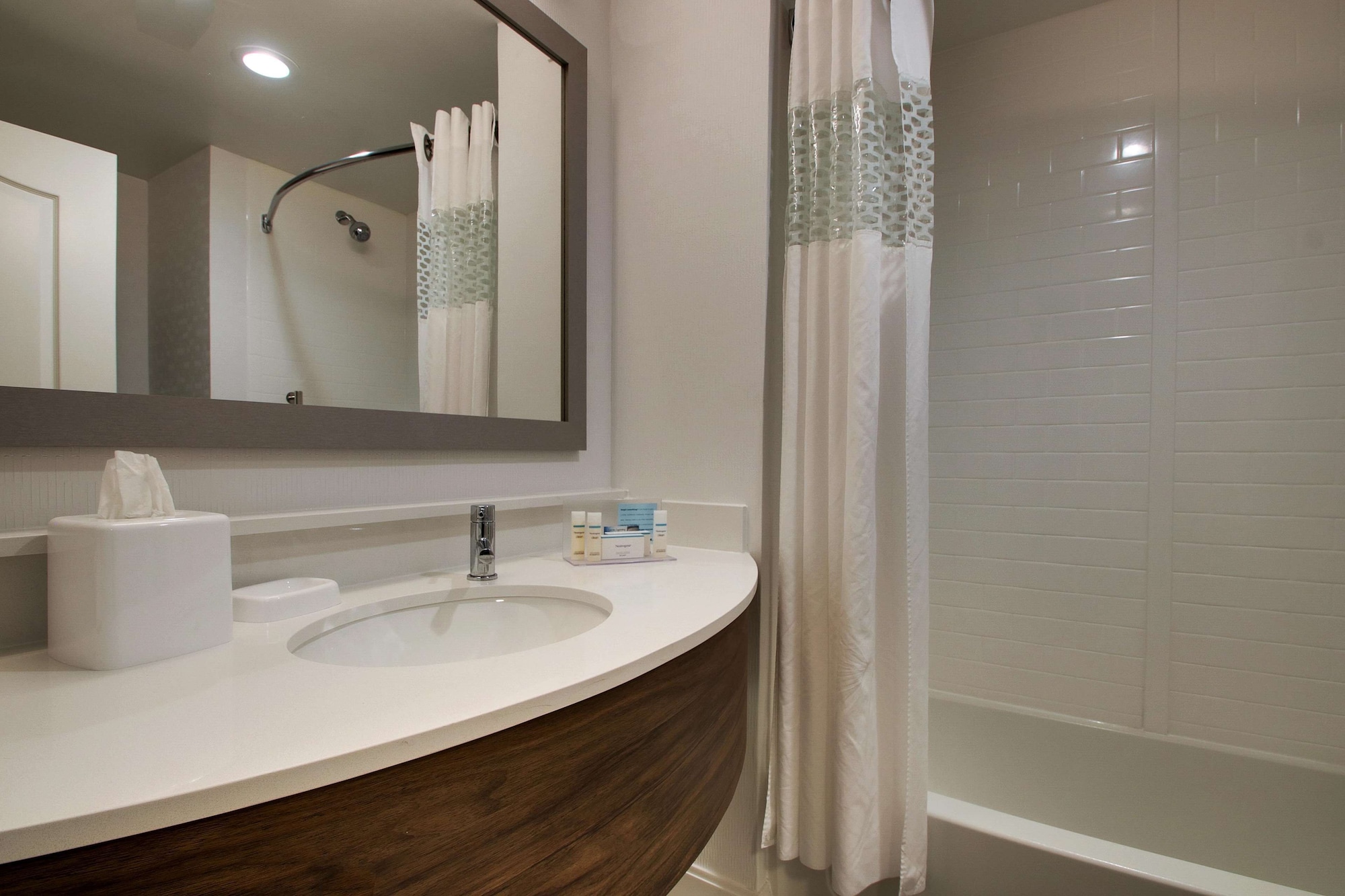 hampton inn and suites chicago aurora
