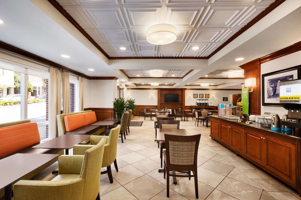 hampton inn columbia downtown historic district
