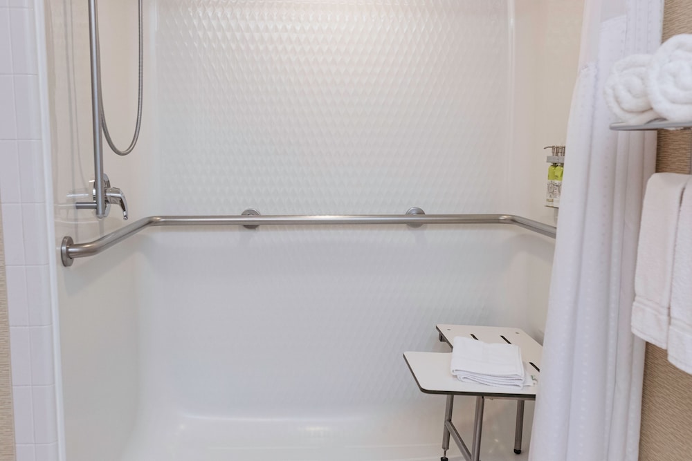holiday inn express hotel and suites olathe north by ihg
