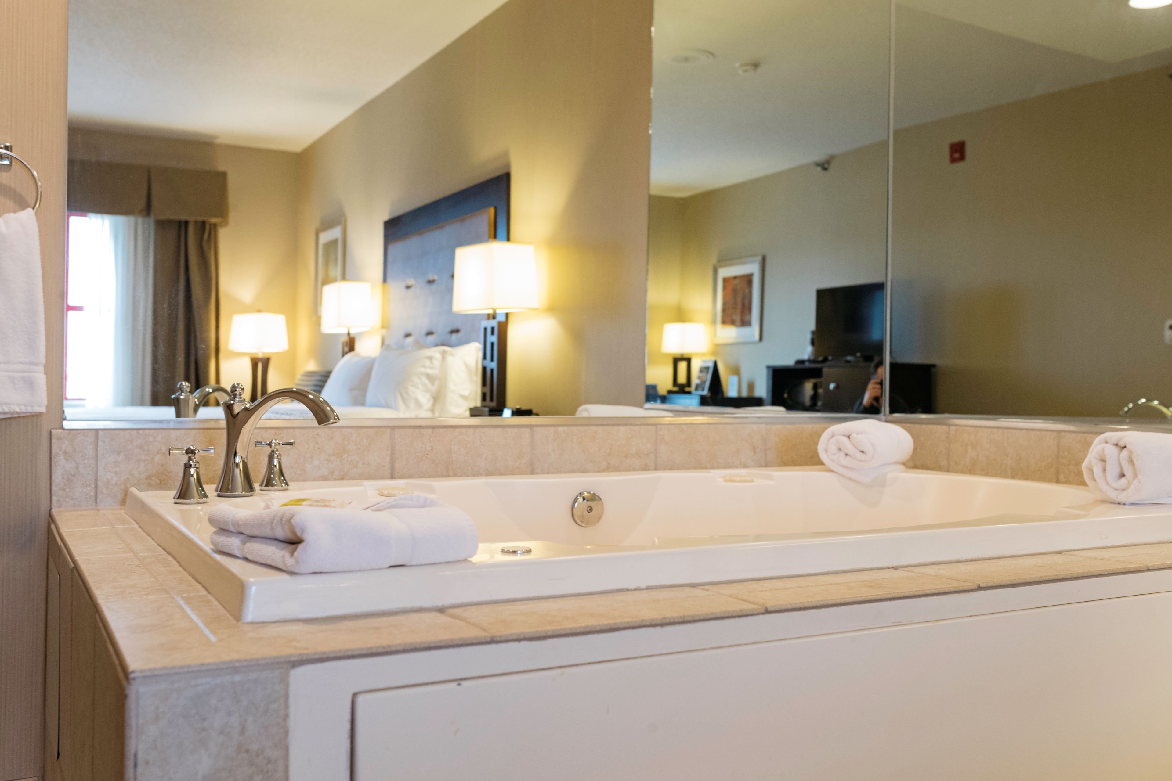 holiday inn express hotel and suites olathe north by ihg