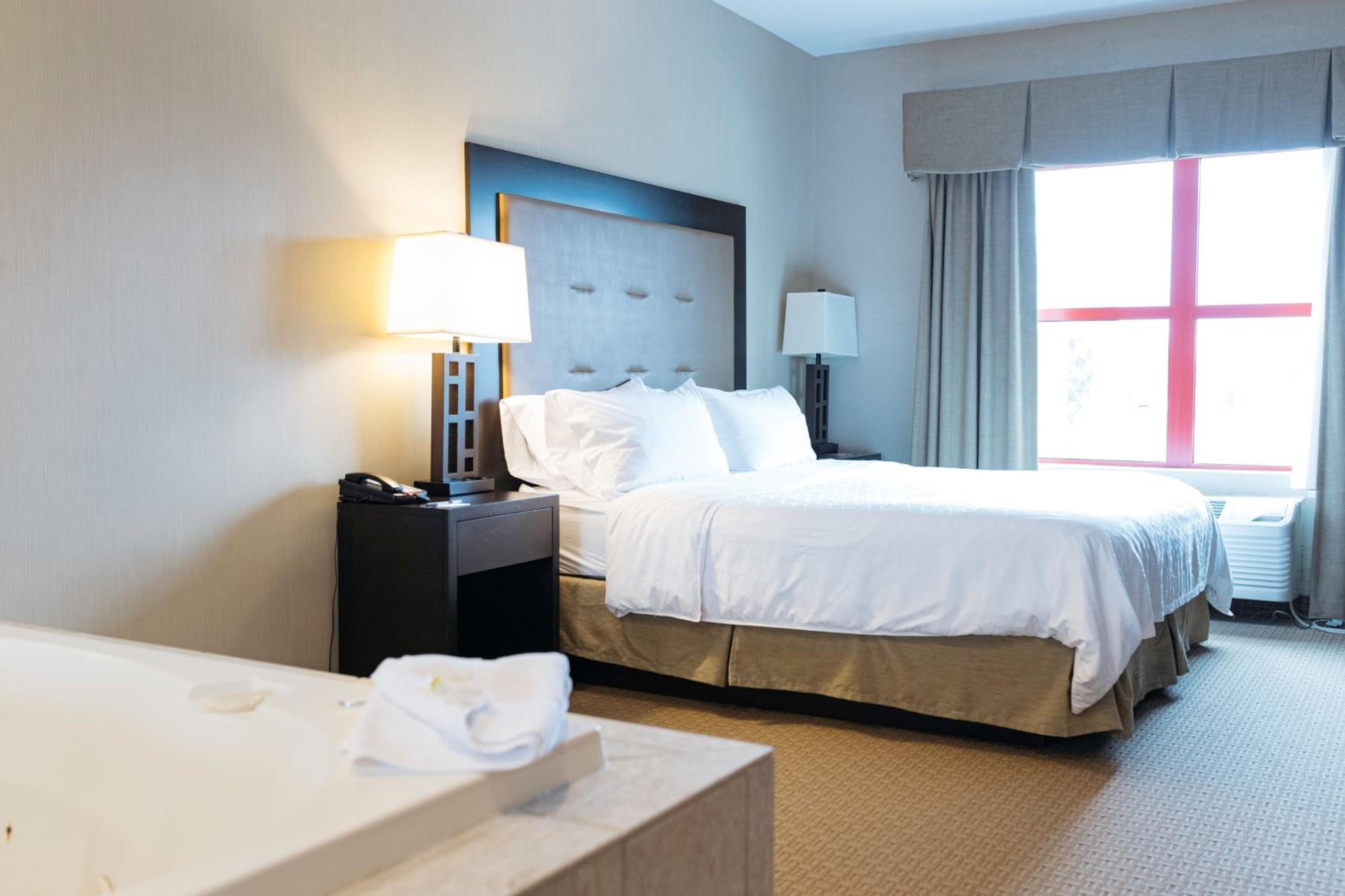 holiday inn express hotel and suites olathe north by ihg