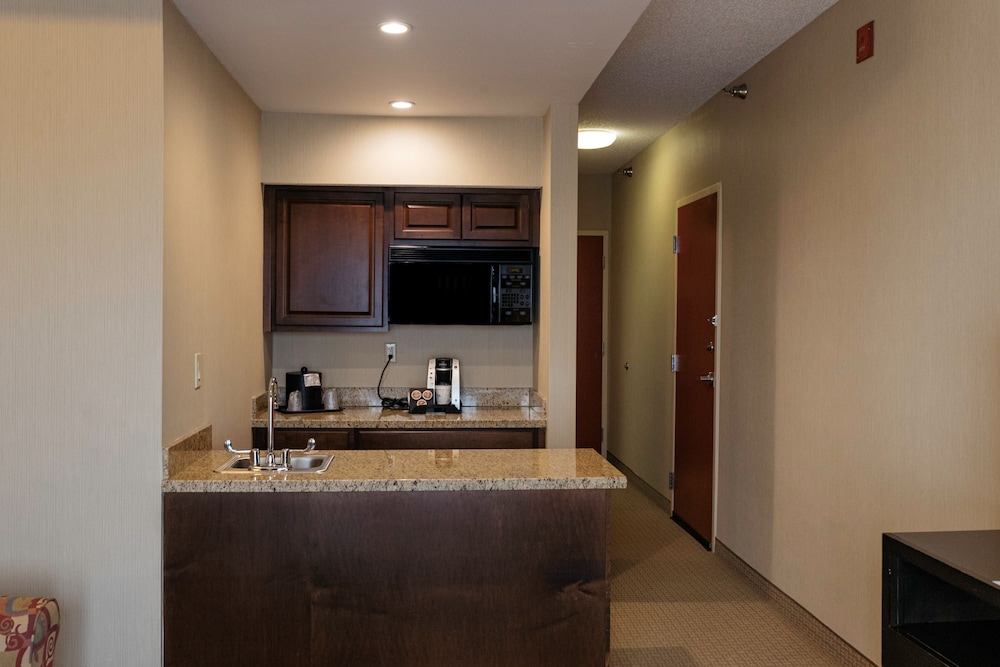 holiday inn express hotel and suites olathe north by ihg