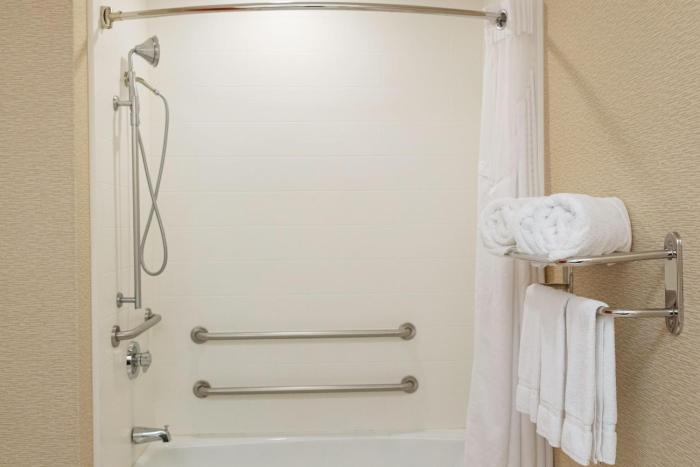 holiday inn express hotel and suites olathe north by ihg