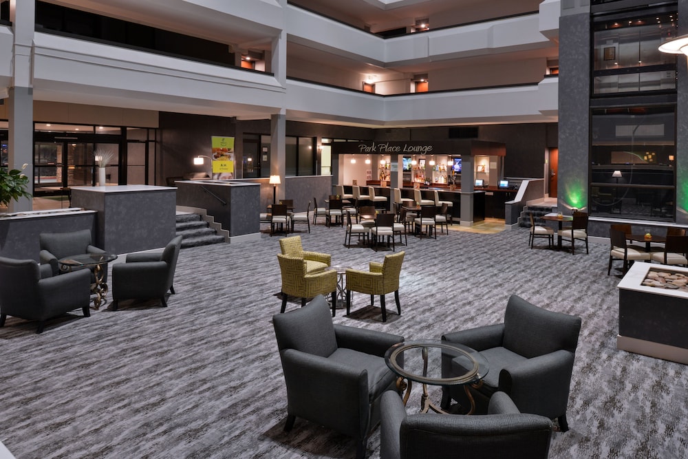 holiday inn beaumont plaza i 10 and walden