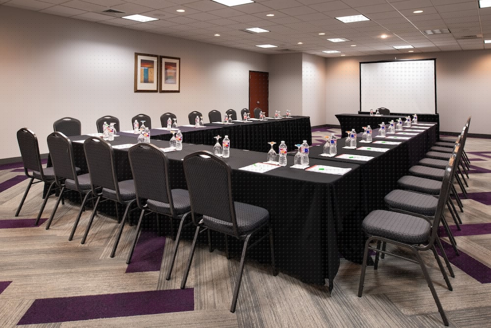 holiday inn beaumont plaza i 10 and walden