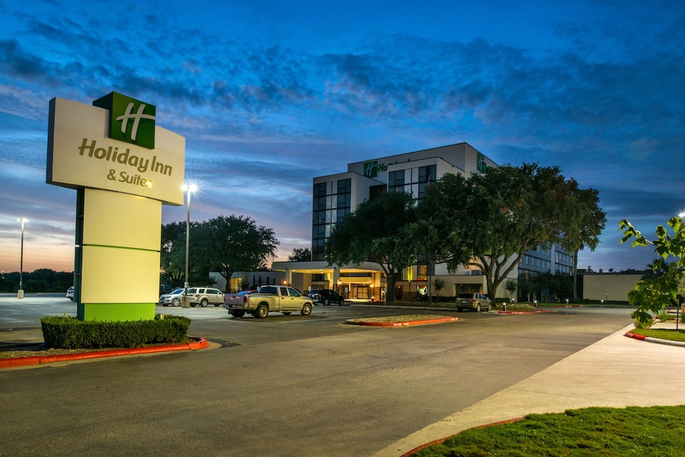 holiday inn beaumont plaza i 10 and walden