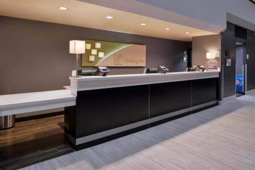 holiday inn beaumont plaza i 10 and walden