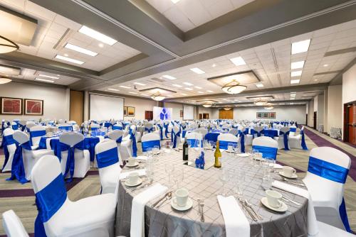 holiday inn beaumont plaza i 10 and walden