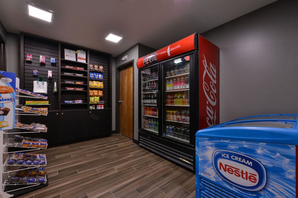 holiday inn beaumont plaza i 10 and walden