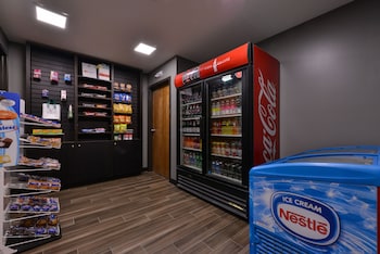 holiday inn beaumont plaza i 10 and walden