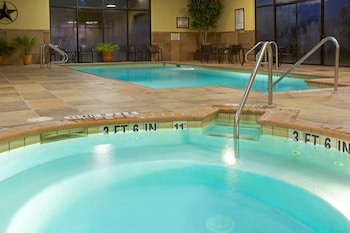 holiday inn beaumont plaza i 10 and walden