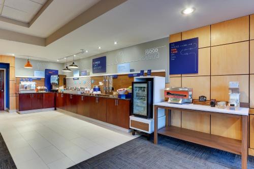 holiday inn express aberdeen by ihg