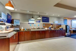 holiday inn express aberdeen by ihg