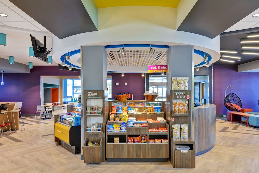 tru by hilton syracuse north airport area