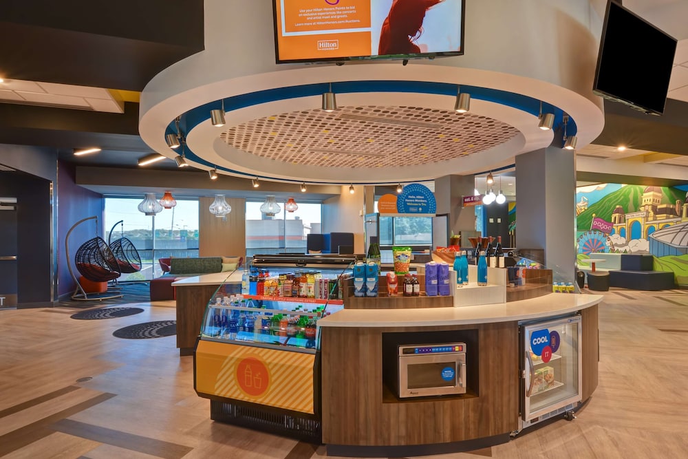 tru by hilton syracuse north airport area