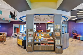 tru by hilton syracuse north airport area