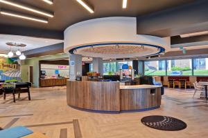 tru by hilton syracuse north airport area