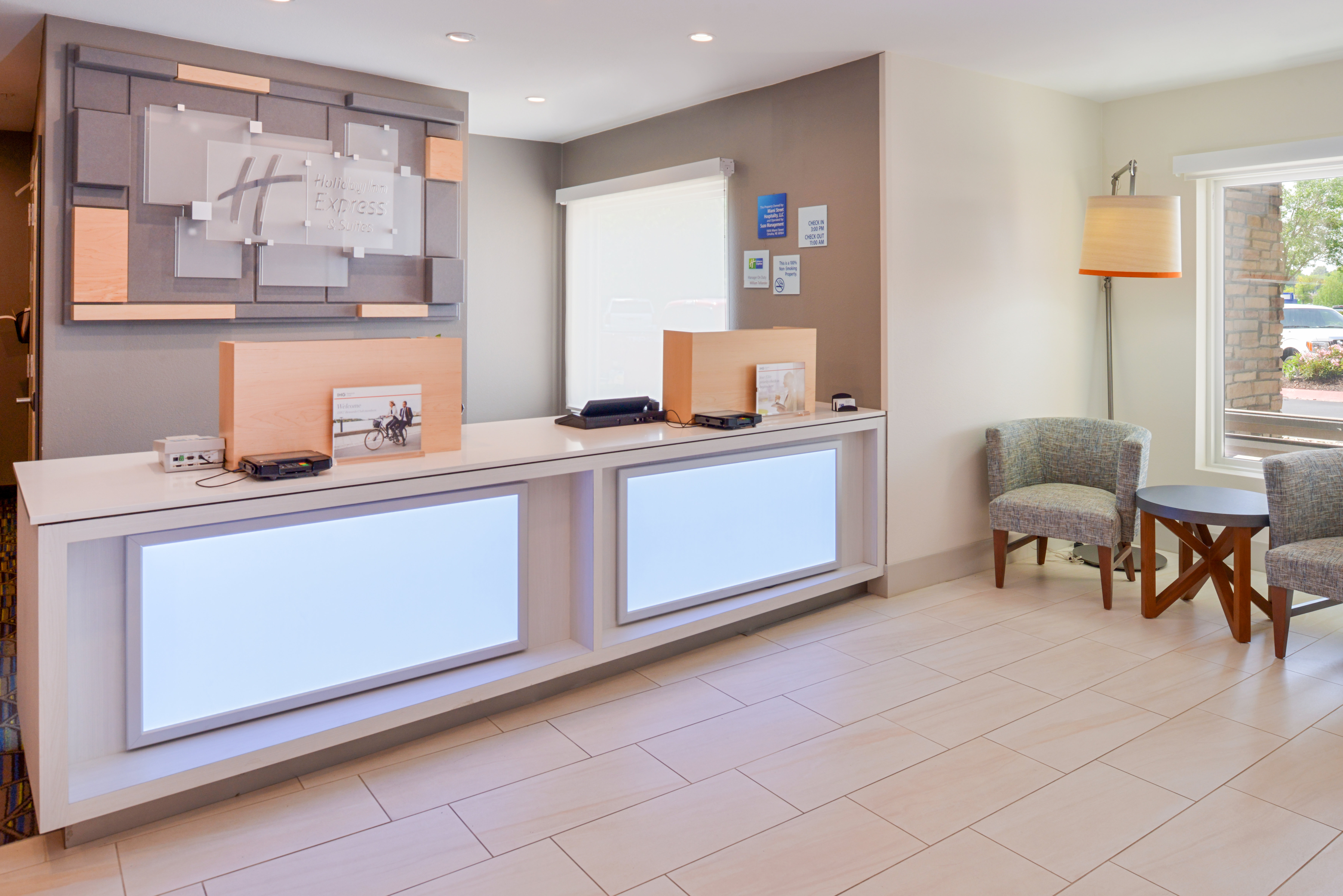 holiday inn express and suites omaha 120th and maple