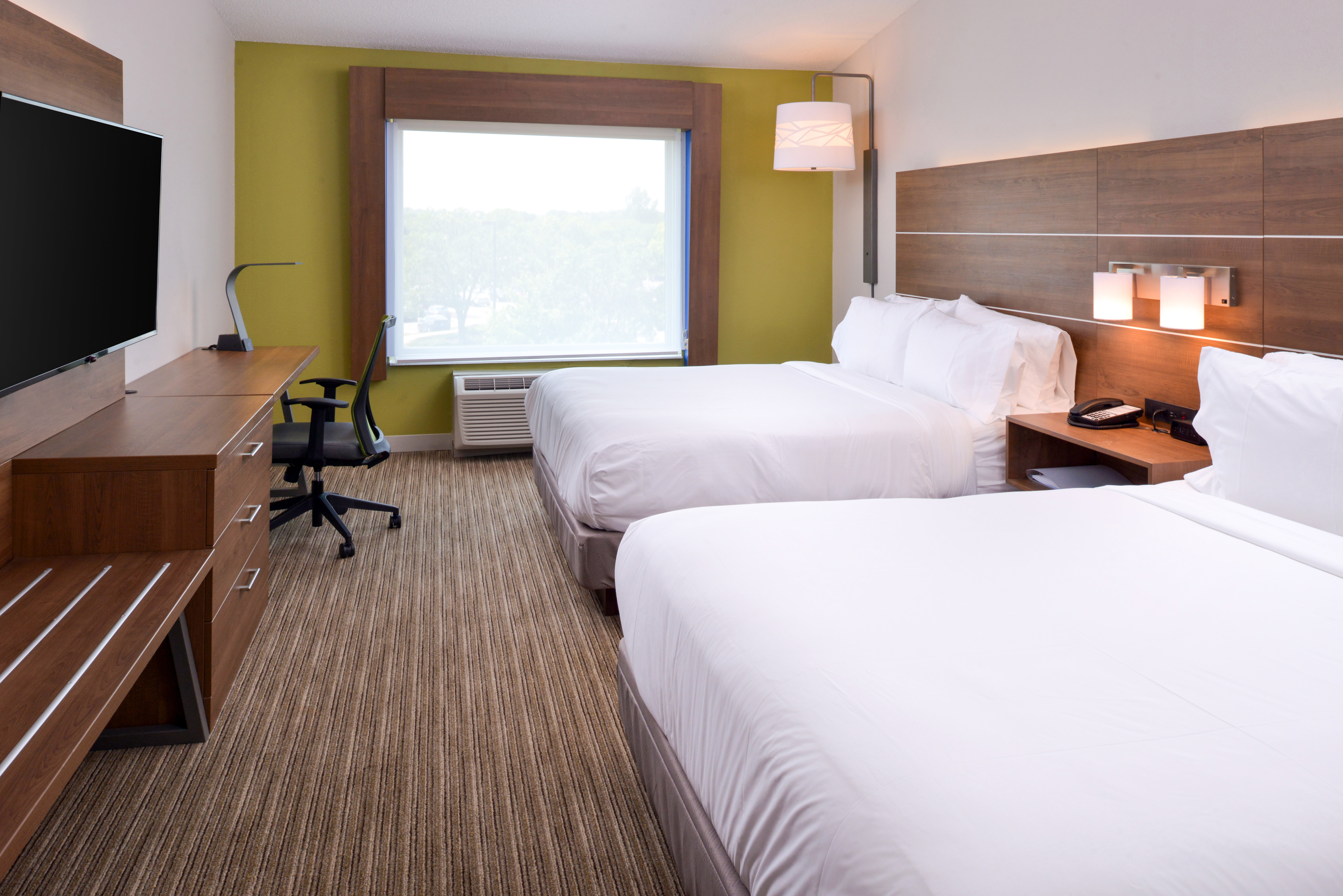 holiday inn express and suites omaha 120th and maple